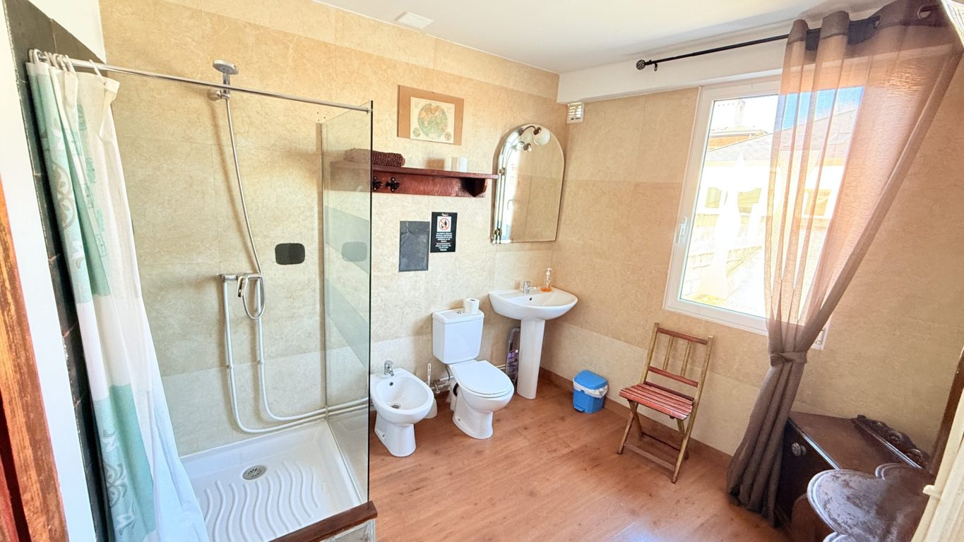 habitacion 1(baño1)